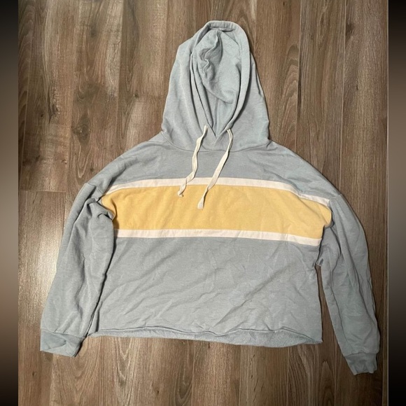Z supply crop hoodie - Picture 1 of 2